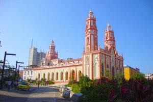 panoramica_centro_comercial_colombia_003